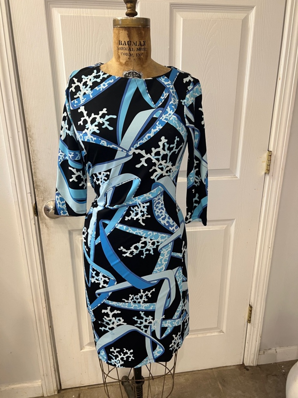 Blue Abstract-Print Midi Dress with Three-Quarter Sleeves